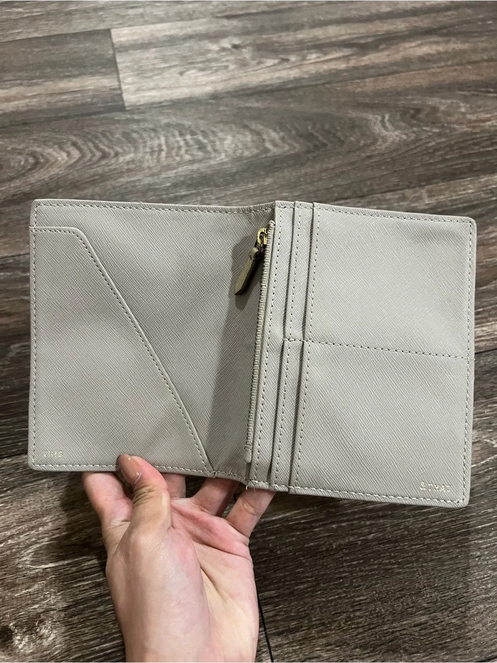 FOSSIL Passport Holder Goat-Hide Leather Travel Wallet - Metallic Gold
